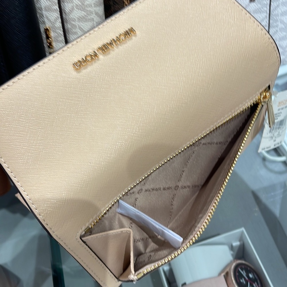 MICHAEL KORS JET SET TRAVEL LARGE TRIFOLD WALLET BUFF COLOR - Picture 9 of 16